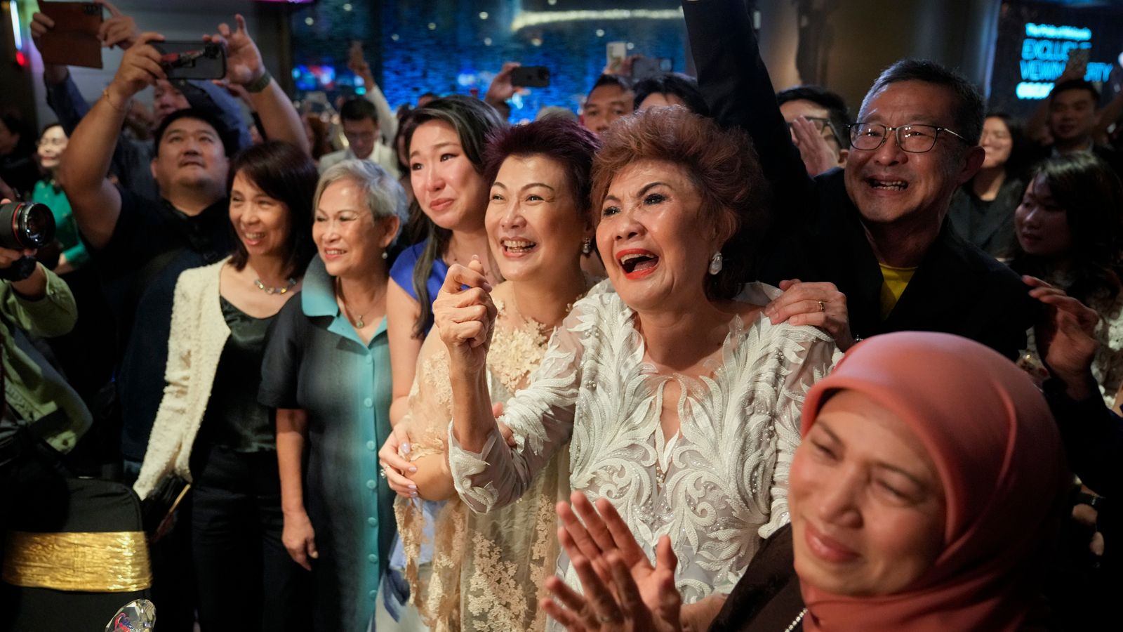 Oscars 2023: Michelle Yeoh’s mom cries for pleasure as daughter receives Finest Actress award